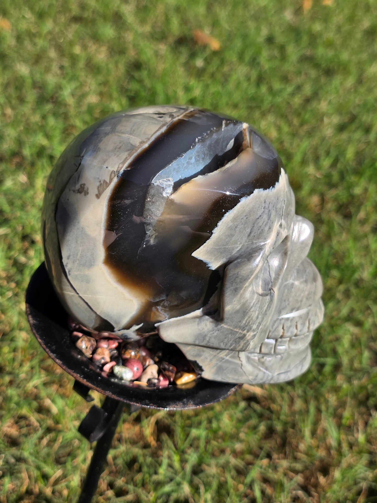 ๐ Volcano Agate Skull โ Fire Within (approx. 4 in, UV Reactive)