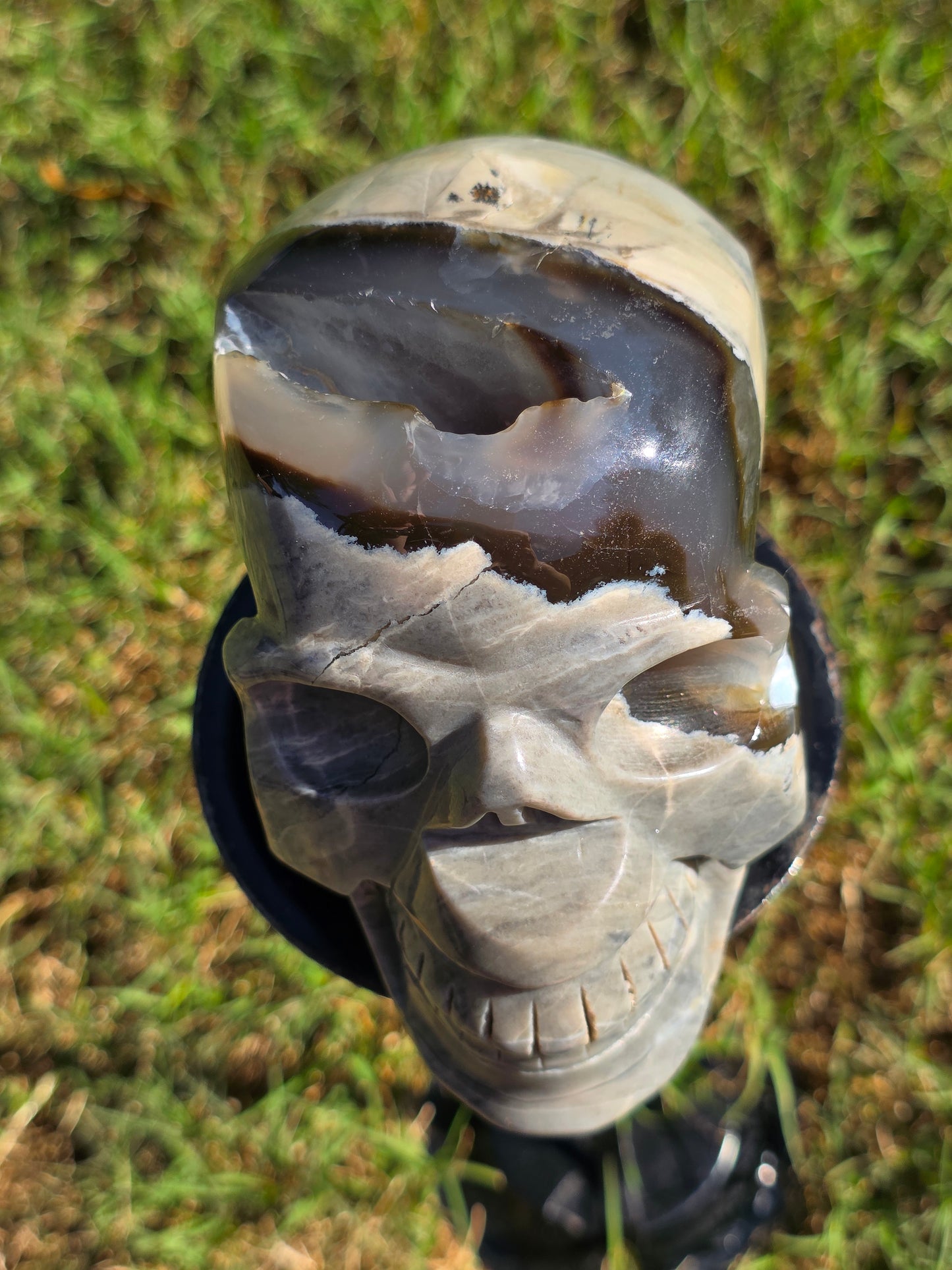 ๐ Volcano Agate Skull โ Fire Within (approx. 4 in, UV Reactive)