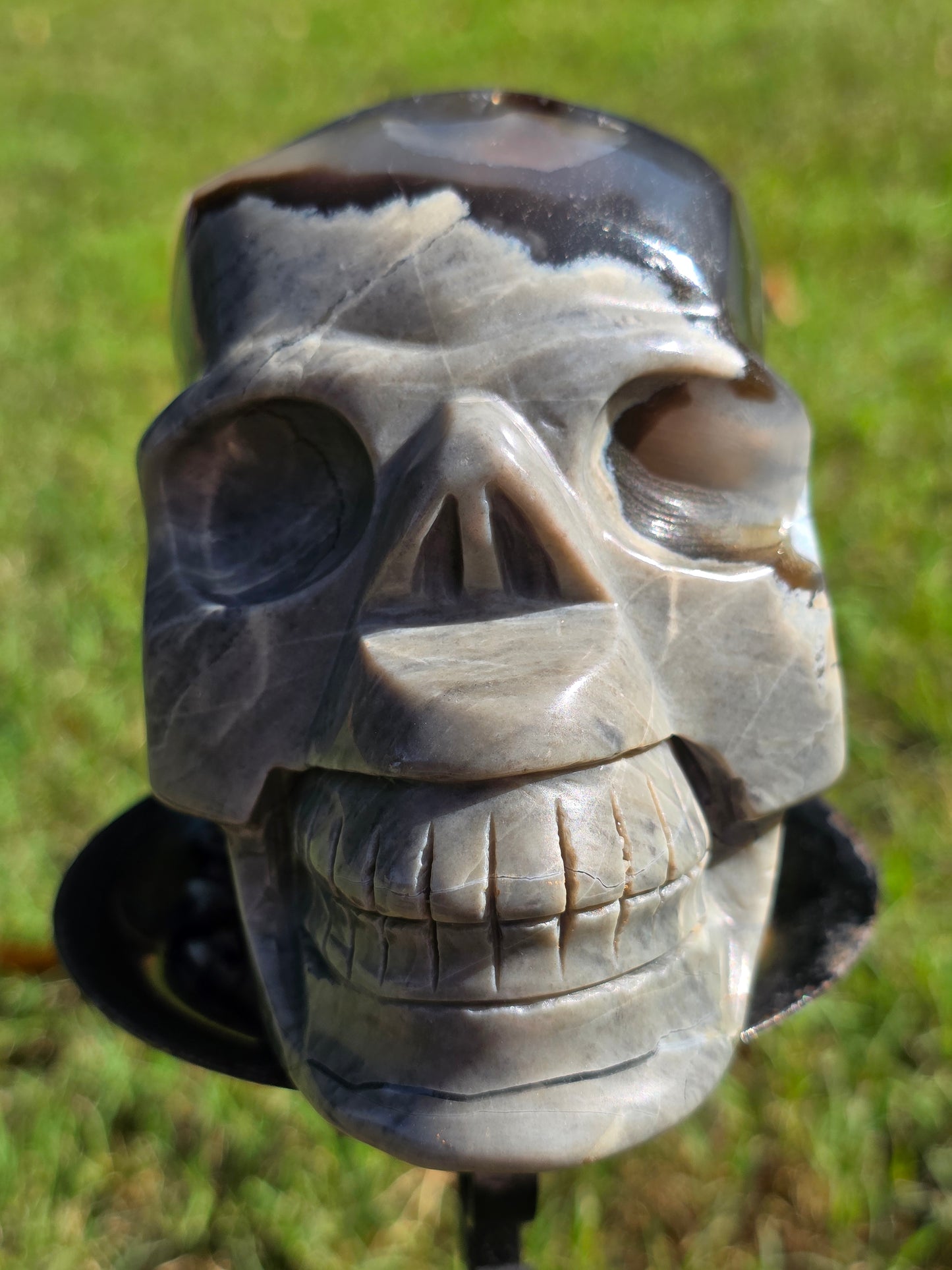 ๐ Volcano Agate Skull โ Fire Within (approx. 4 in, UV Reactive)