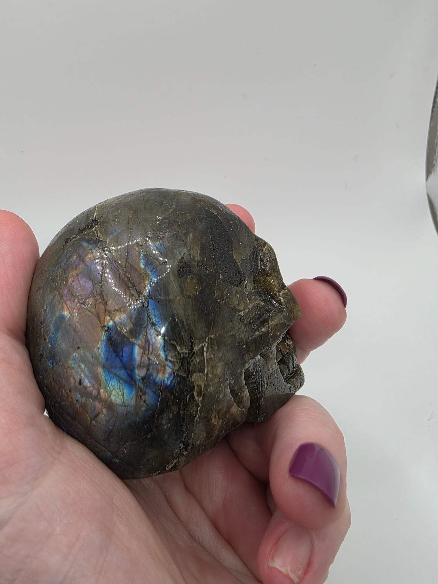 🌌 Labradorite Skull – Aurora’s Guardian (approx. 3 in)