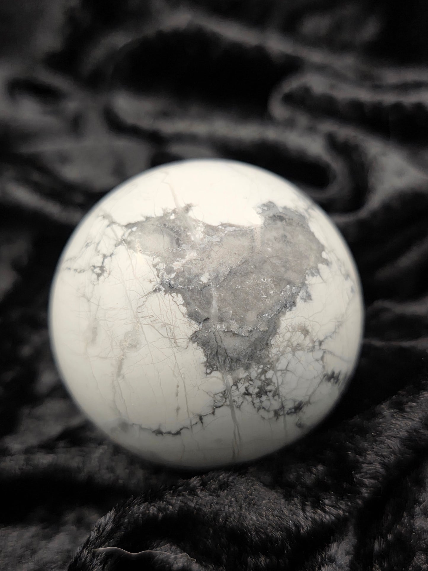 ๐ค Howlite Sphere โ Zen AF (2.27 in)