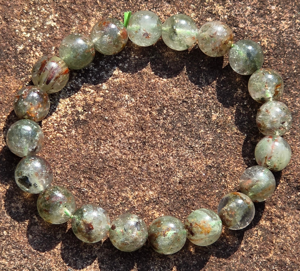 🌿 Garden Quartz Bracelet – Earth’s Memory (10mm)