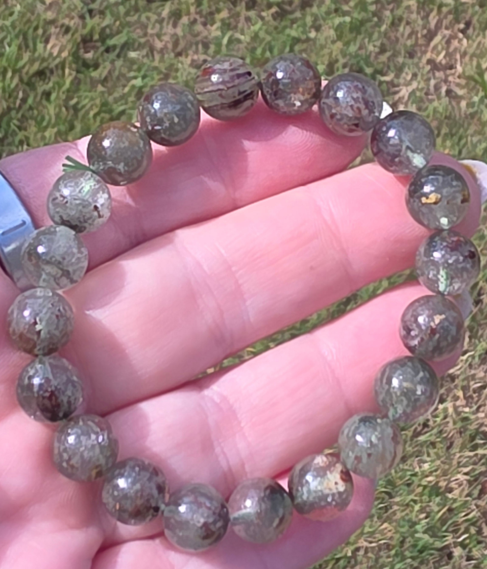 🌿 Garden Quartz Bracelet – Earth’s Memory (10mm)