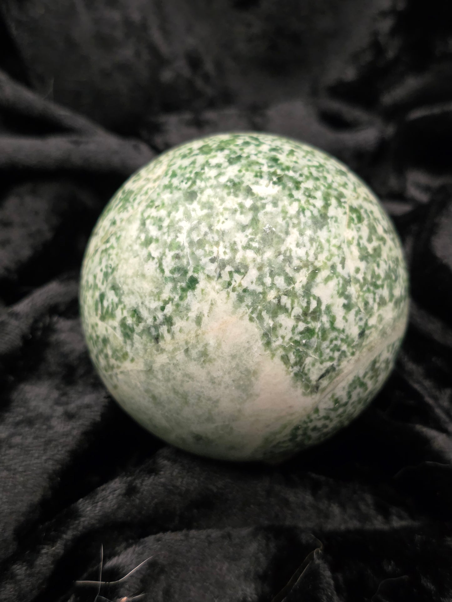 🌿 Moss Agate Sphere – Earth’s Patience (2.68 in, 507 g)