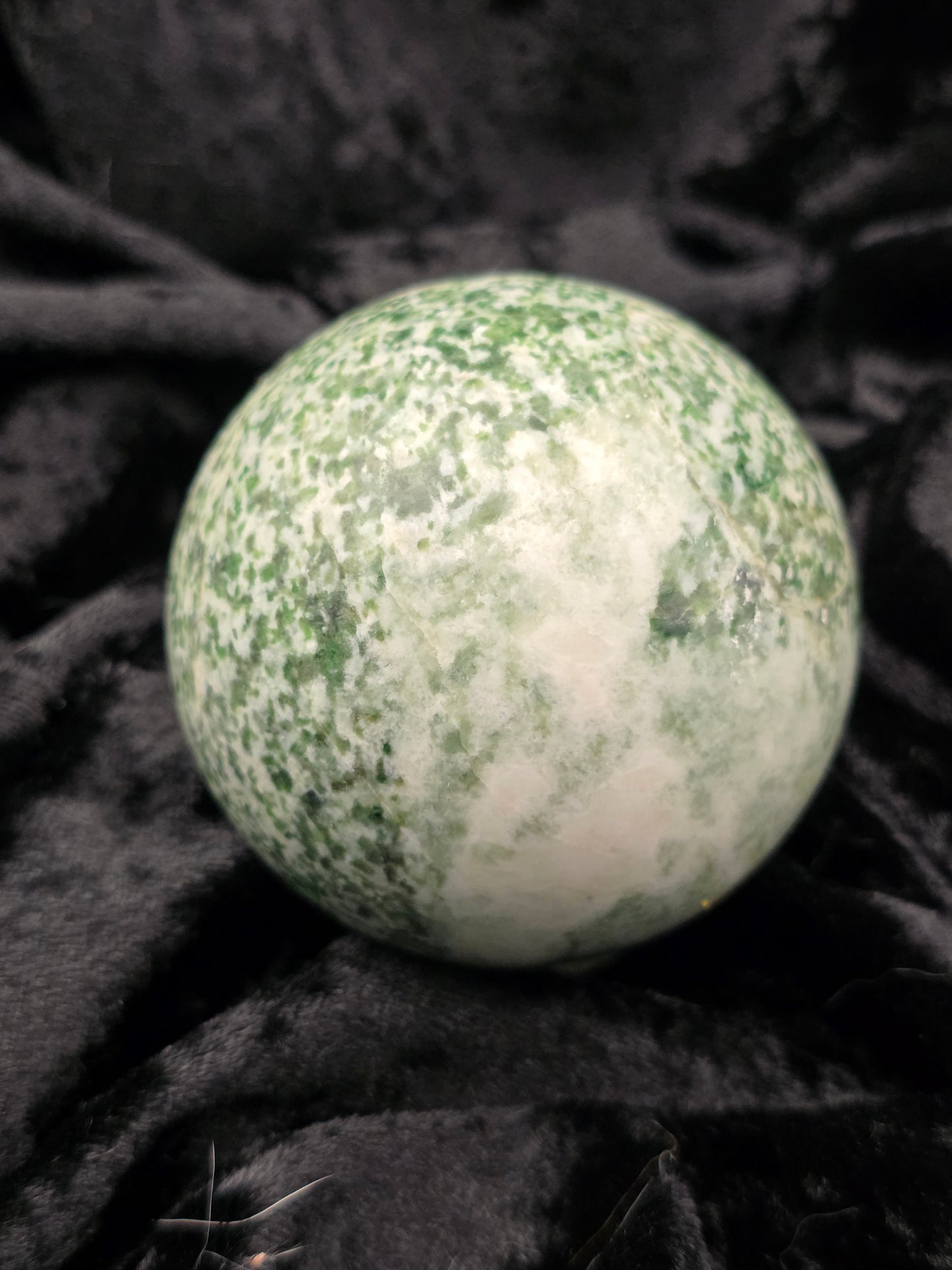 🌿 Moss Agate Sphere – Earth’s Patience (2.68 in, 507 g)