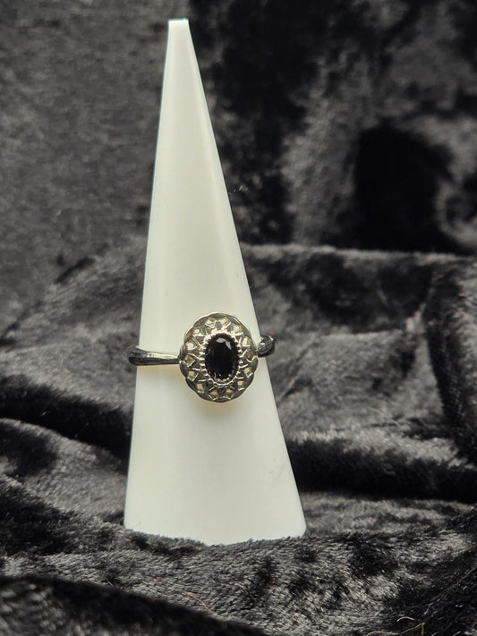 🖤 Black Spinel Oval Ring – Bold Protection (Adjustable, Copper)