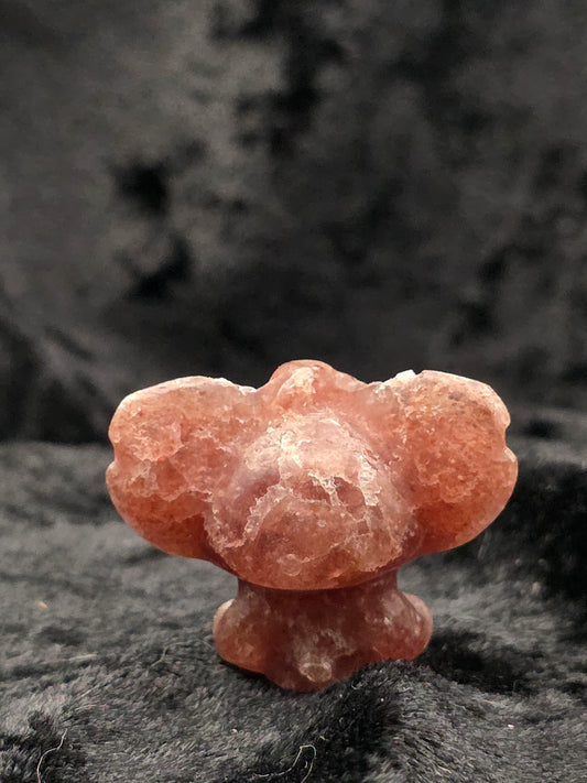 🍓 Strawberry Quartz “Cartoon Alien Buddy” Mini Carving