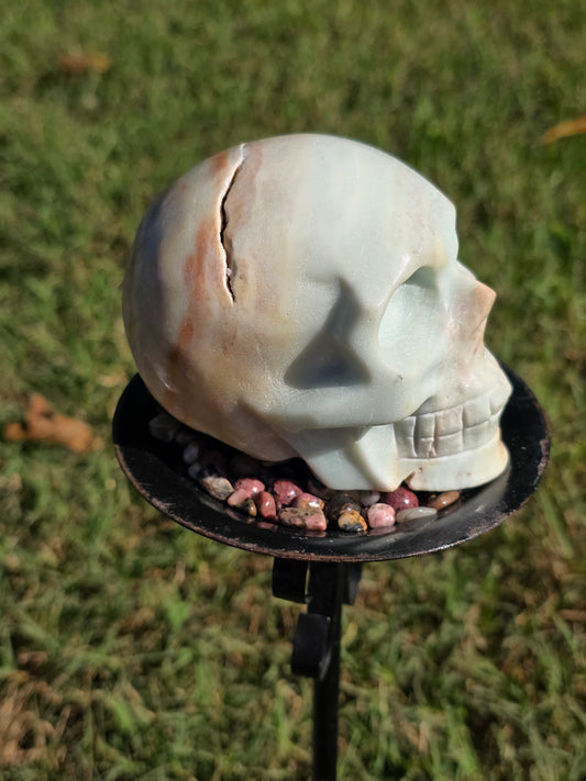🌴 Caribbean Calcite Skull – Ocean Dreamer (approx. 3.5 in, UV Reactive)
