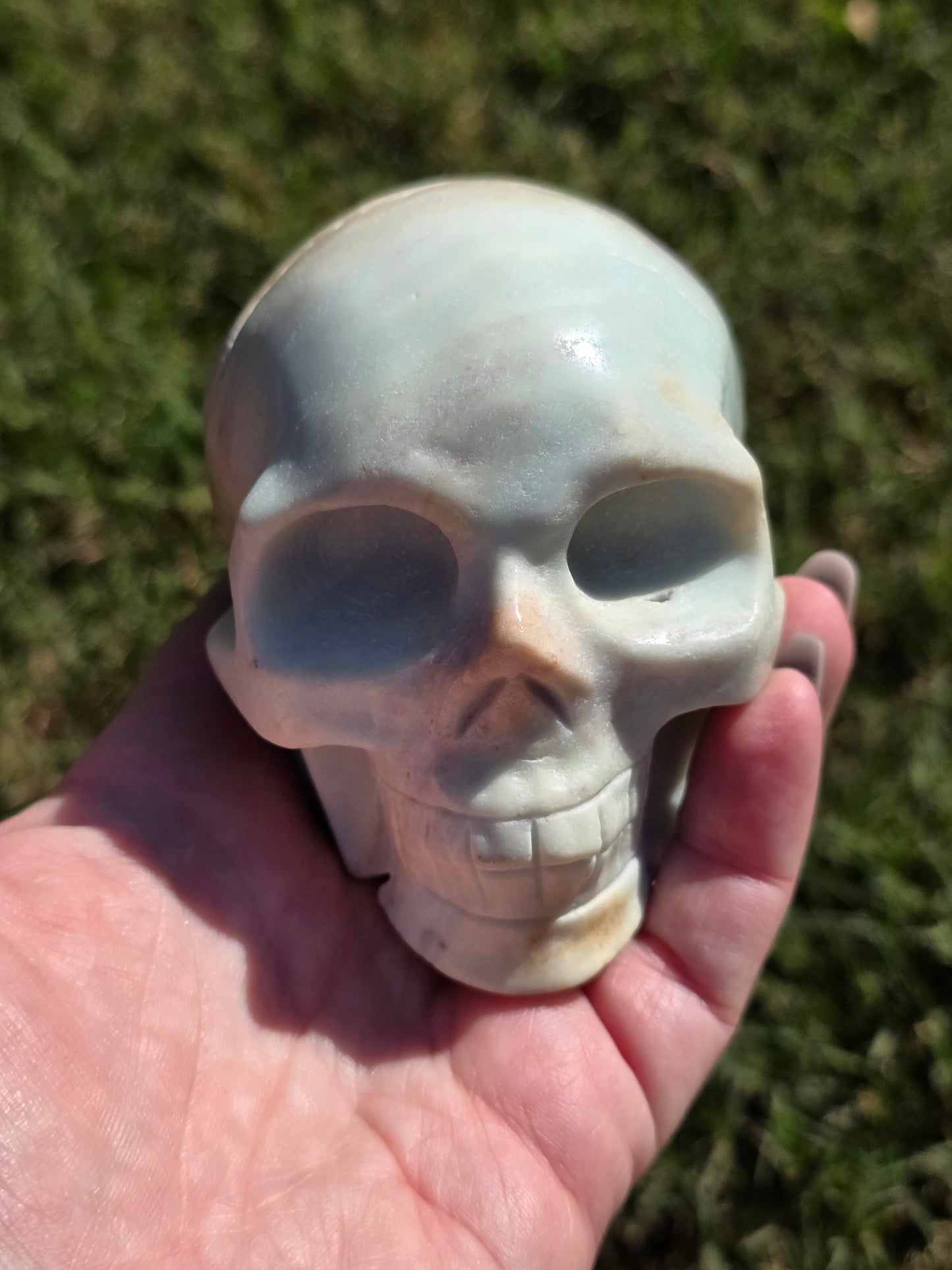 🌴 Caribbean Calcite Skull – Ocean Dreamer (approx. 3.5 in, UV Reactive)