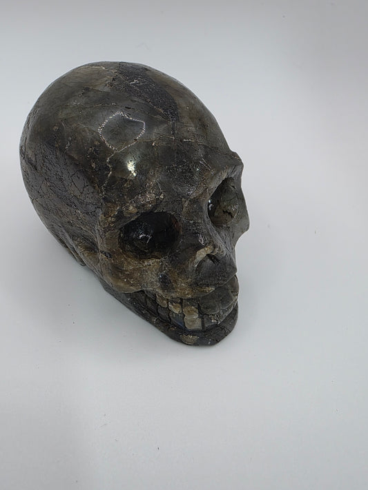 🌌 Labradorite Skull – Aurora’s Guardian (approx. 3 in)