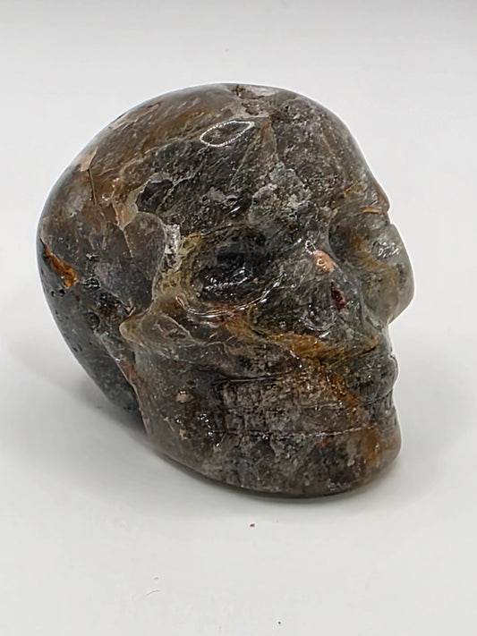 🌿 Garden Quartz Skull – Earth’s Timekeeper (approx. 2 in)