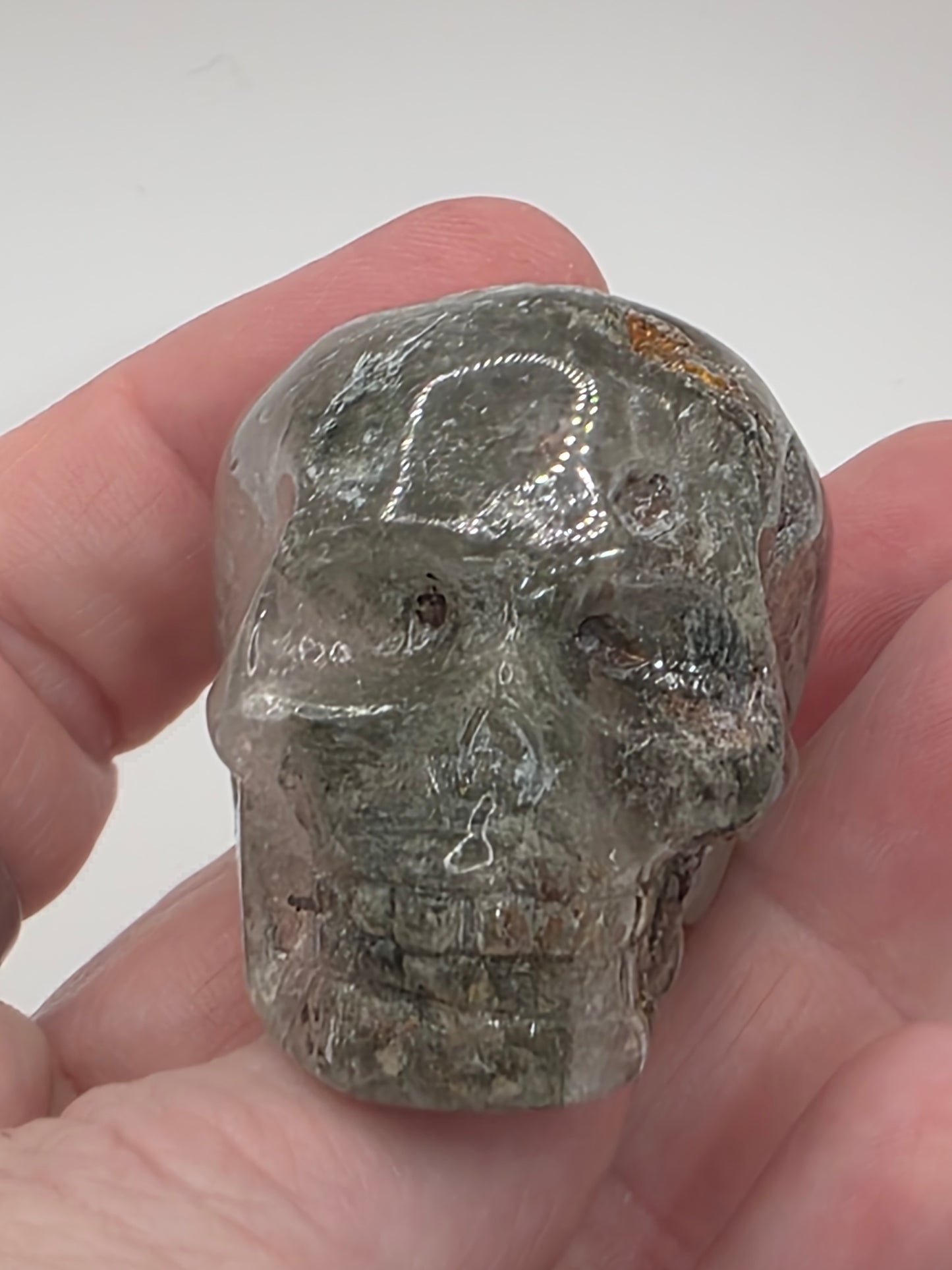 🌿 Garden Quartz Skull – Ancestor’s Mirror (approx. 1.5 in)