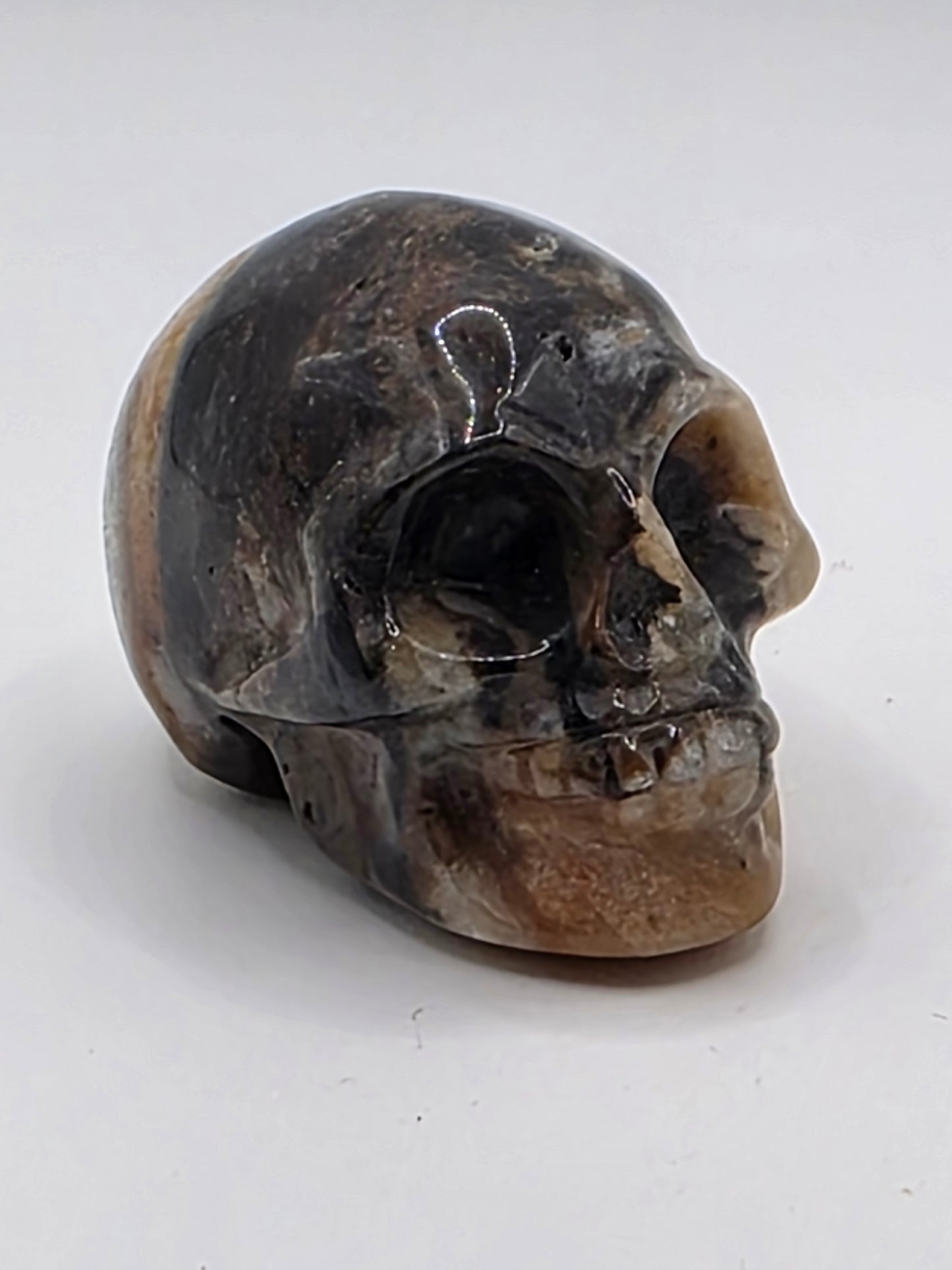 💀 Caribbean Calcite Skull Carving – Shadow Tide (2" x 1.5" x 1.25")