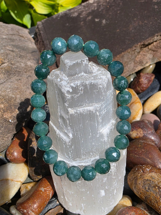 🌊 Blue Water Jade Bracelet – Faceted Depth, Ocean Heart