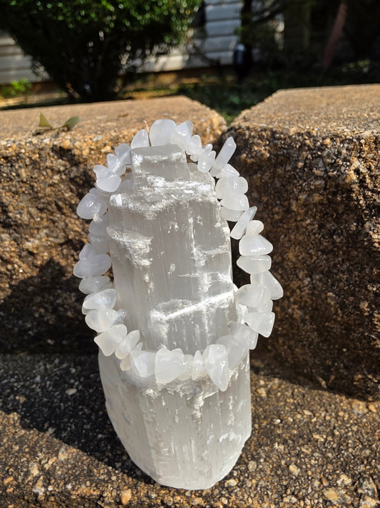❄️ Clear Quartz Chip Bracelet – Clarity Amplified
