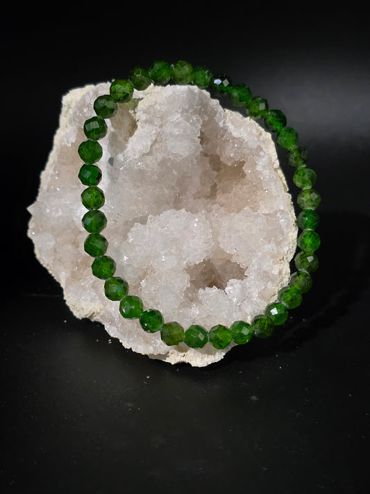 🌿 Faceted Diopside Bracelet – Earth’s Spark (6mm)