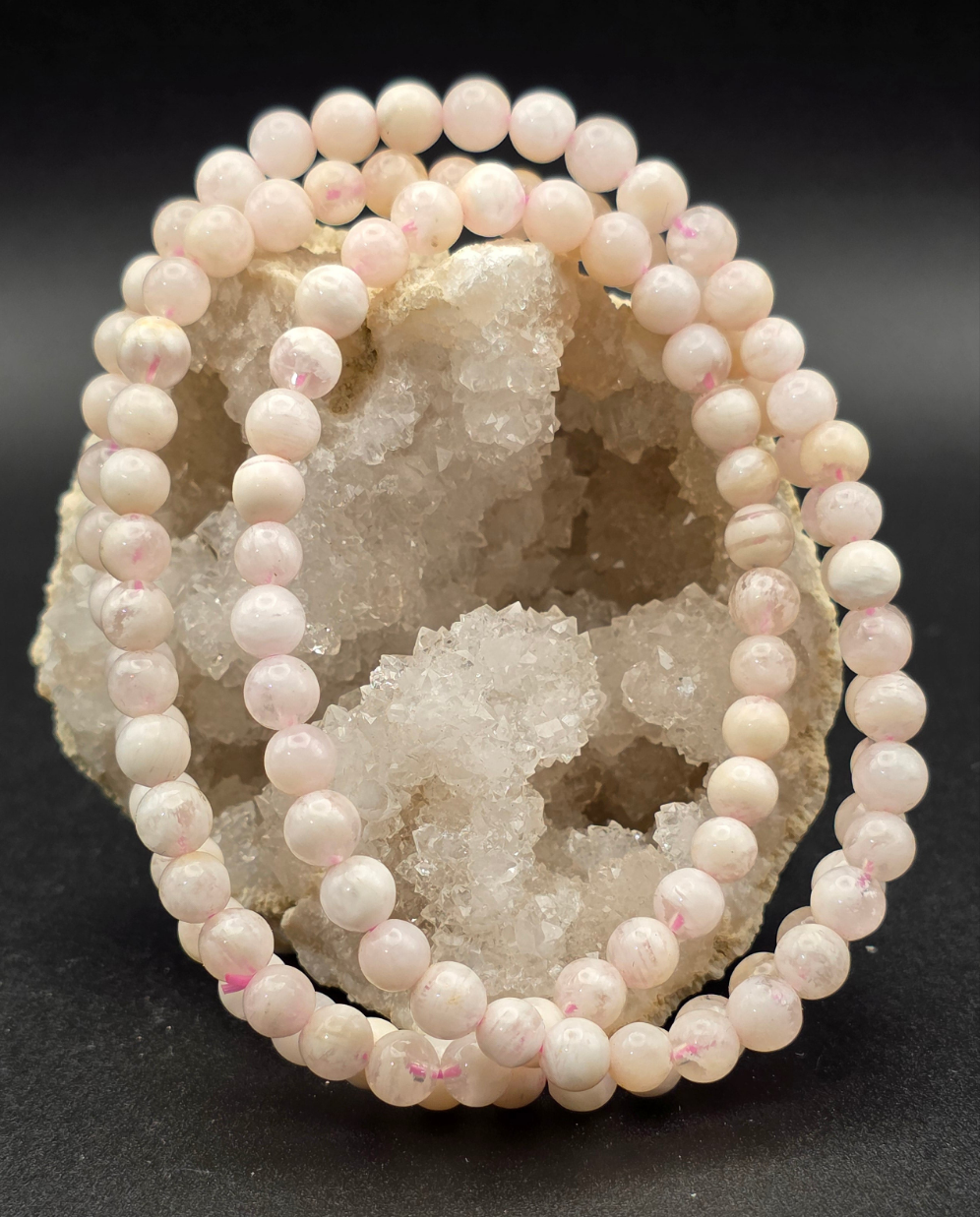 ❄️ Snowflake Phantom Quartz Triple Wrap – Frozen Light (6mm)