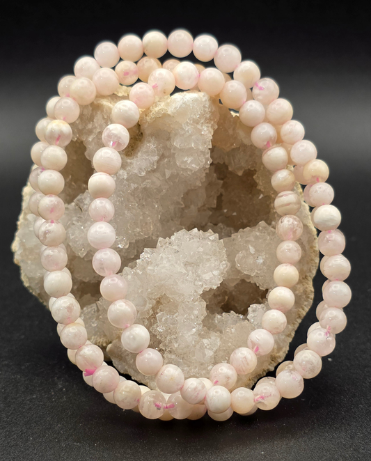 ❄️ Snowflake Phantom Quartz Triple Wrap – Frozen Light (6mm)
