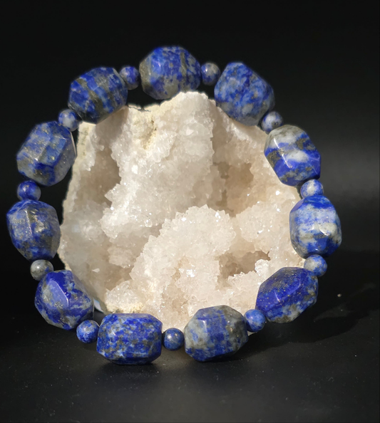 💙 Lapis Lazuli Baroque Bracelet – Royal Insight