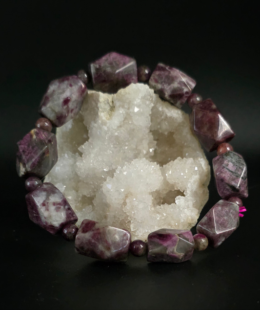 💕 Plum Blossom Tourmaline Bracelet – Blooming Joy (Baroque)