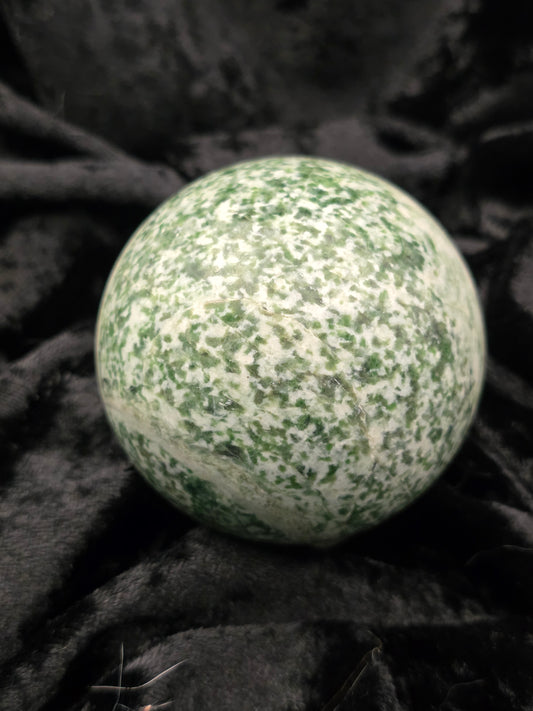 🌿 Moss Agate Sphere – Earth’s Patience (2.68 in, 507 g)