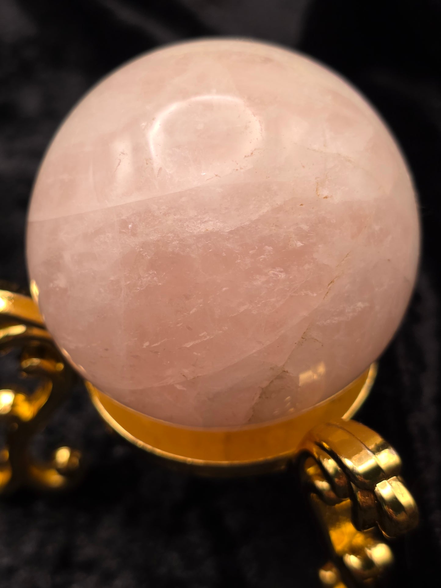 🌹 Rose Quartz Sphere – Heart Light (1.86 in, 147 g)