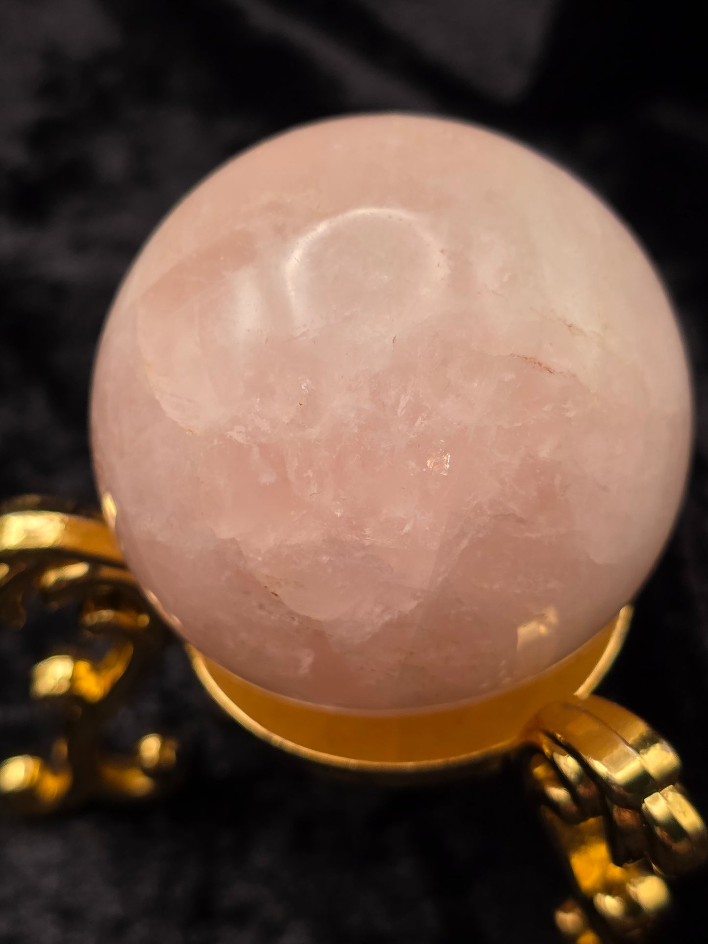 🌹 Rose Quartz Sphere – Heart Light (1.86 in, 147 g)