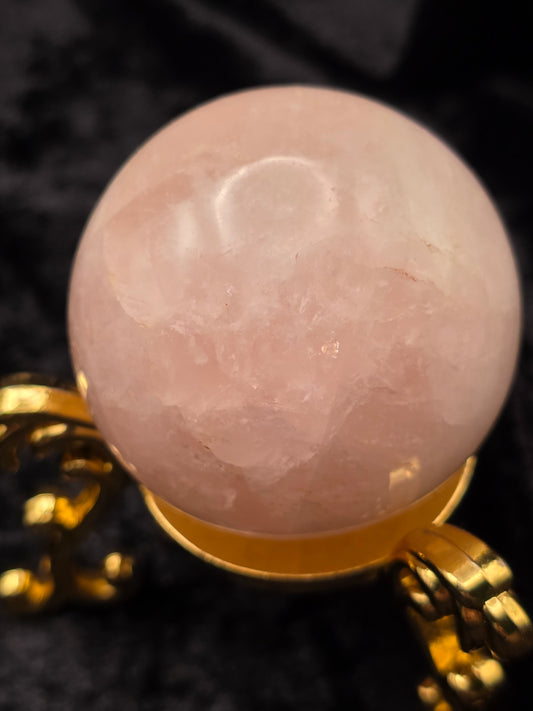 🌹 Rose Quartz Sphere – Heart Light (1.86 in, 147 g)