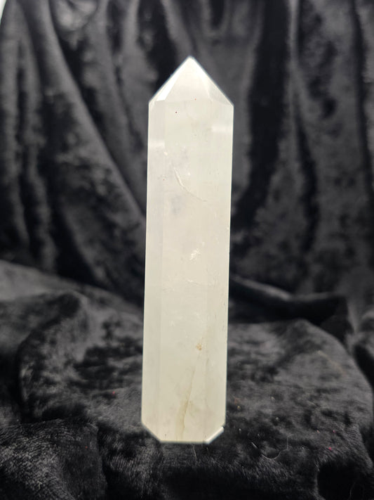 🤍 Clear Quartz Tower – Radiant Beacon (4.5 in)