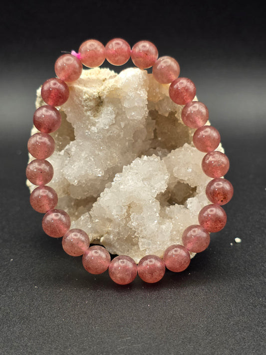 🍓 Strawberry Quartz Bracelet – Heart Glow (8mm)