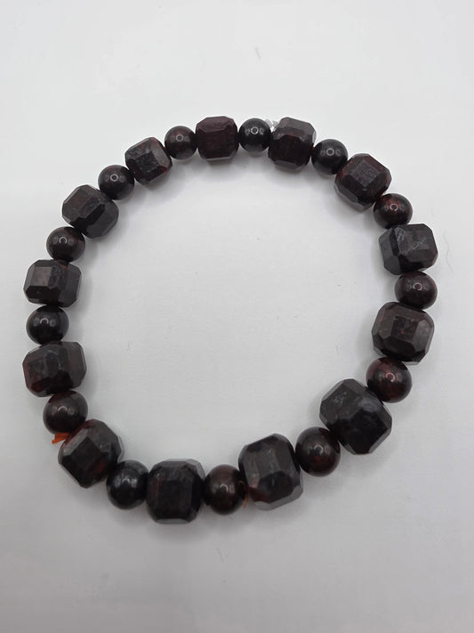 🩸 Chicken Blood Jasper Bracelet – Bold Heart (Cube Cut)