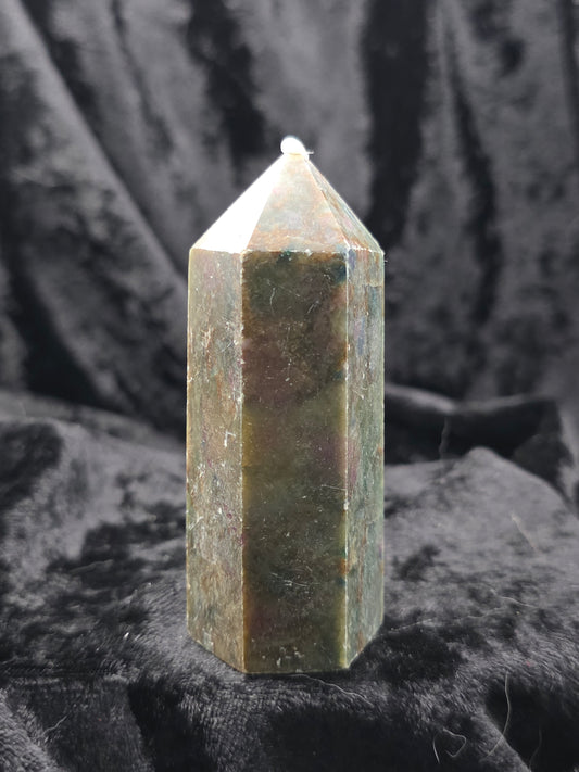 ❤️💚 Ruby in Fuchsite Tower – Compassion’s Flame (3.25 in)